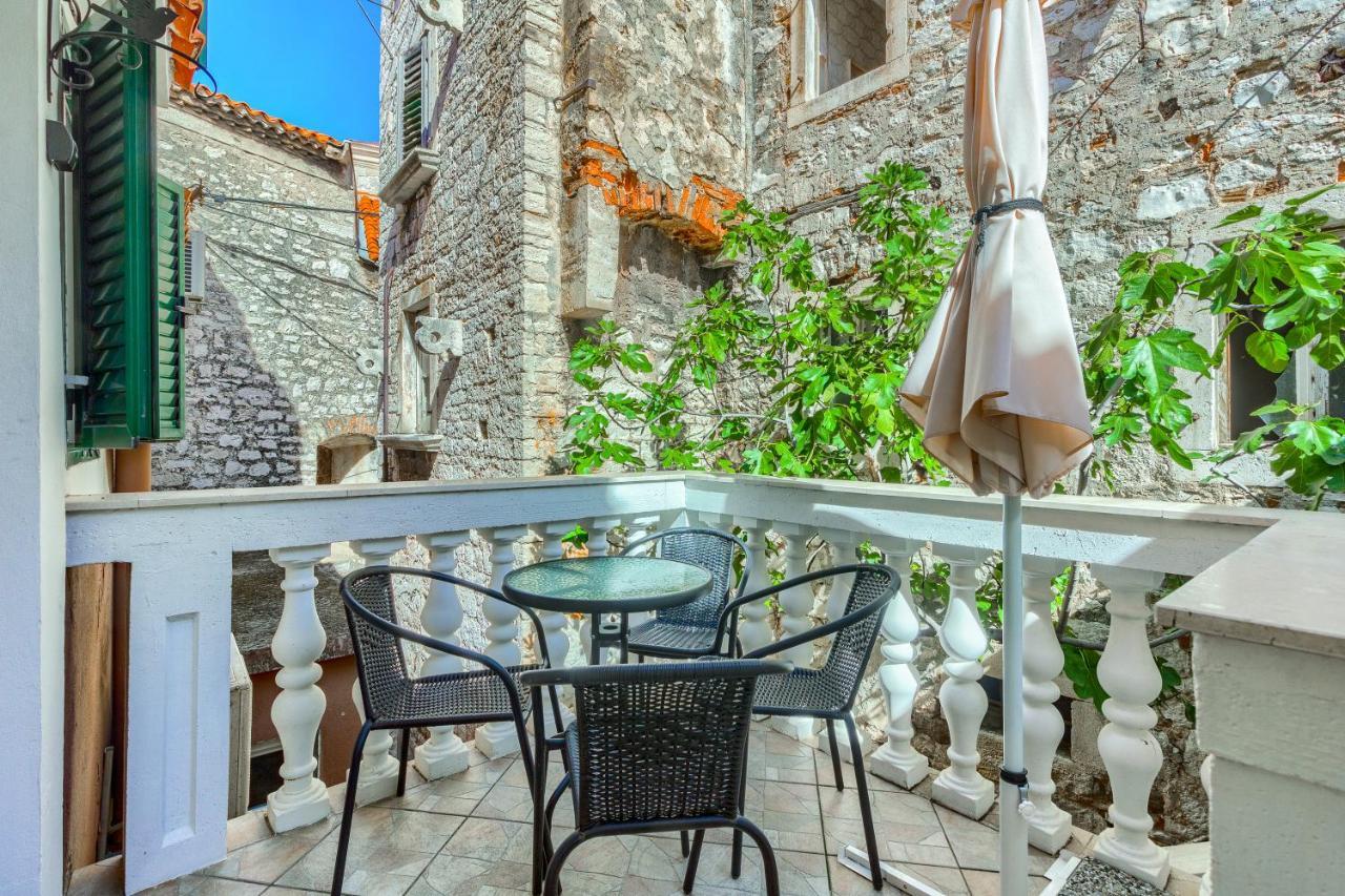 Old Stone House St Lawrence In The Heart Of Sibenik'S Old Town公寓 外观 照片